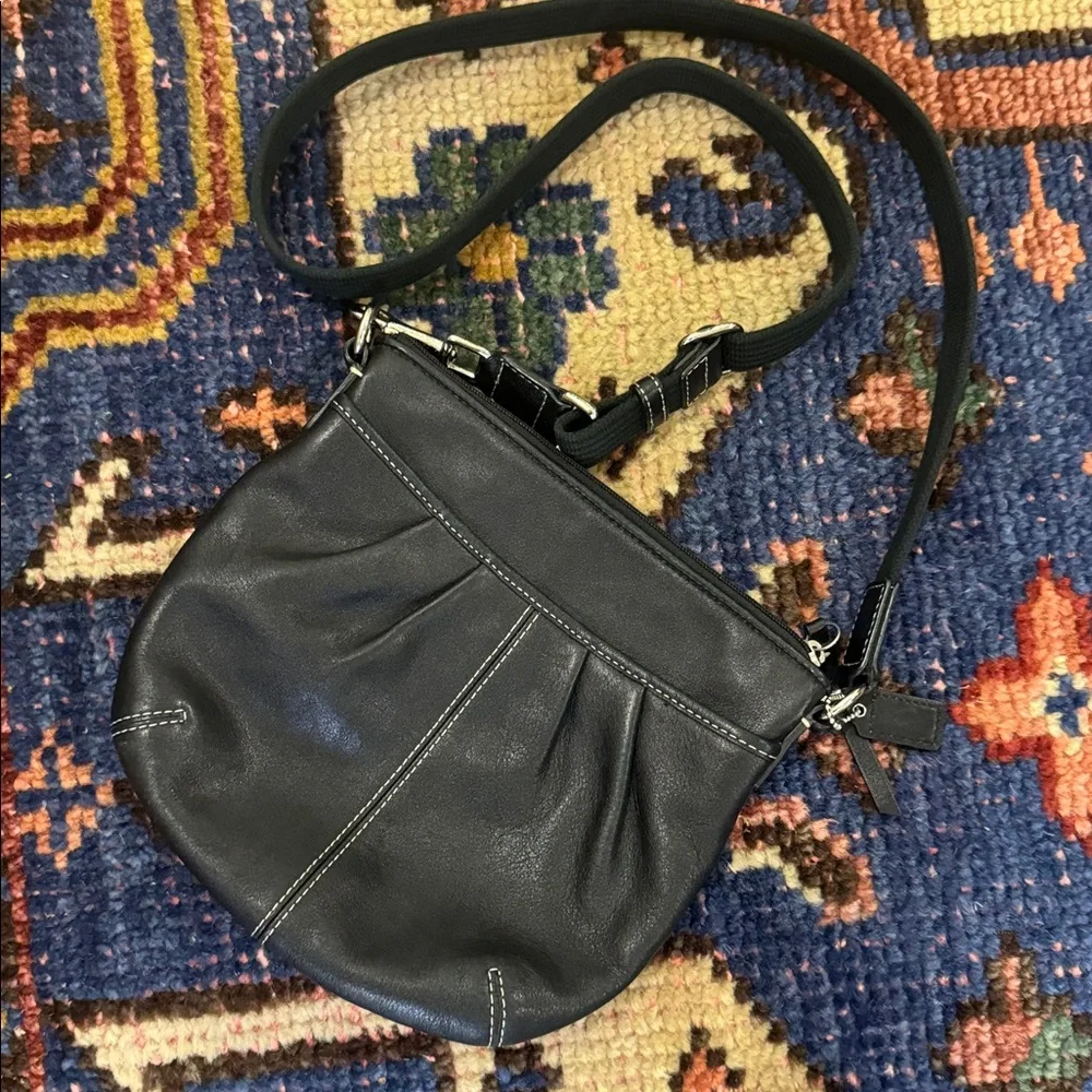 Coach Vintage Black Leather SOHO Swing Pack Purse Crossbody Bag